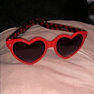 ❤️ ❤️ Red plastic heart shaped sunglasses ❤️ ❤️